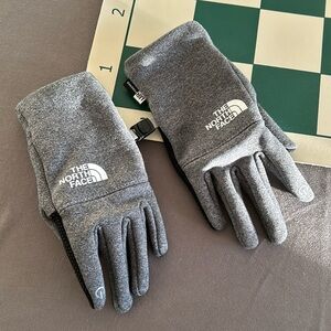 North face kids gloves (small)